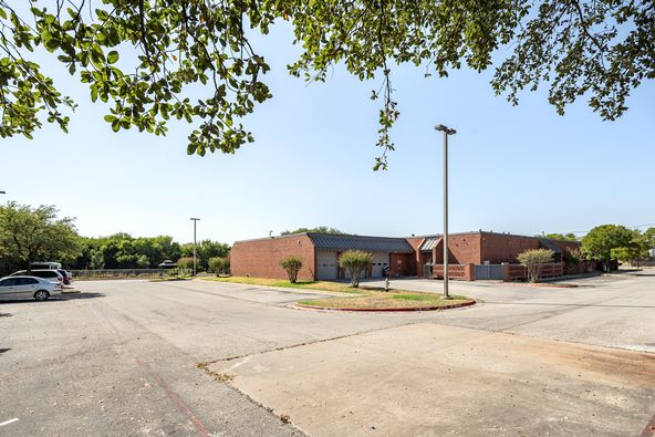 Large Office/Warehouse or Creative Workspace: 14401 Owen Tech Blvd, Austin, TX 78728